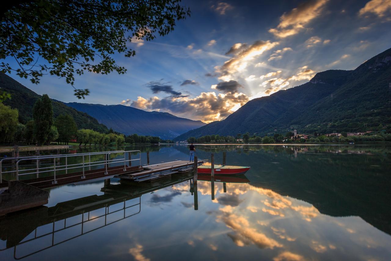 Casa Vacanza Residence Lago Di Endine Monasterolo del Castello Eksteriør billede