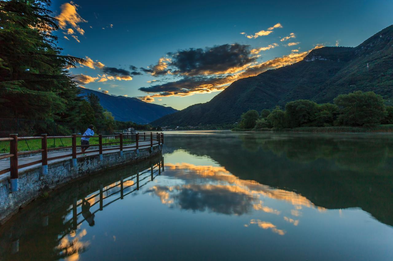 Casa Vacanza Residence Lago Di Endine Monasterolo del Castello Eksteriør billede