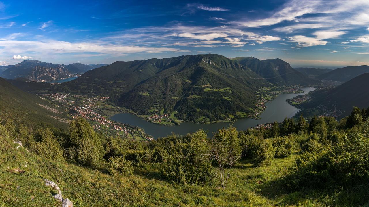 Casa Vacanza Residence Lago Di Endine Monasterolo del Castello Eksteriør billede