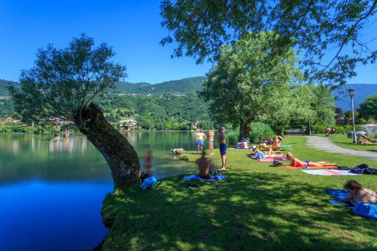 Casa Vacanza Residence Lago Di Endine Monasterolo del Castello Eksteriør billede