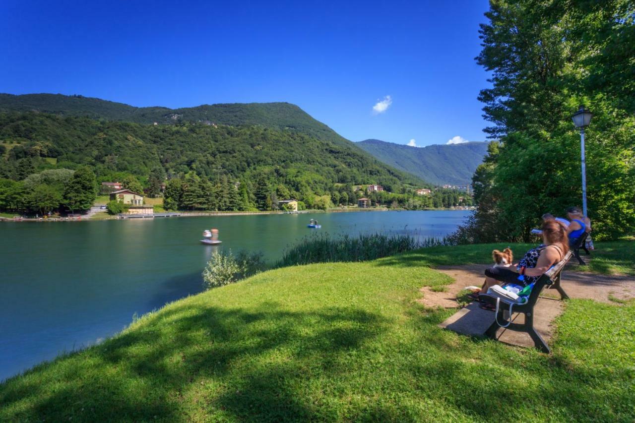 Casa Vacanza Residence Lago Di Endine Monasterolo del Castello Eksteriør billede