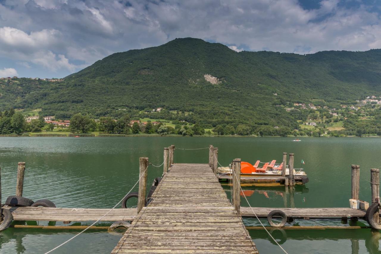 Casa Vacanza Residence Lago Di Endine Monasterolo del Castello Eksteriør billede